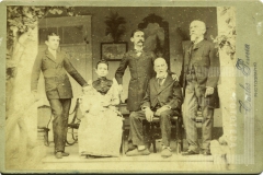 Quadro de família, entre eles Coronel José Antônio Fernandes Vilela e José Fortunato da Silveira Bulcão