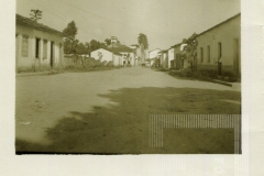 Vista de uma rua de terra