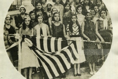 Bandeira oferecida pelas jovens de Pinda ao batalhão