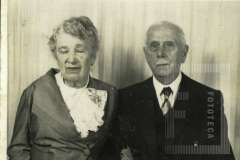 Festa de aniversário de Dª Elvira de Paula Machado Cardoso ao lado de Dr. João Pedro Cardoso