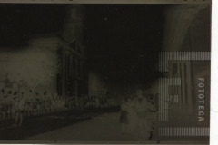 Crianças com bandeiras