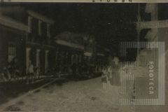 Crianças com bandeiras