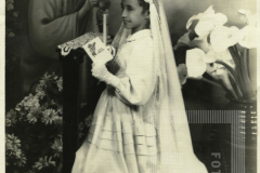 Mercinha em sua primeira comunhão