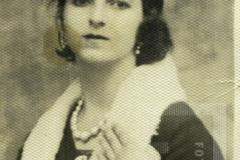 Mulher de cabelo médio