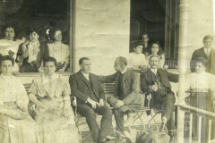 Pessoas em uma construção