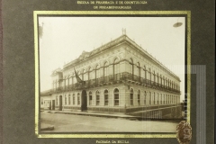 Álbum de Formatura-Escola de Fármácia e Odontologia de Pindamonhangaba Farmacolandos de 1927