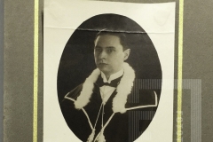 Álbum de Formatura-Escola de Fármácia e Odontologia de Pindamonhangaba Farmacolandos de 1927