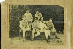 Meninos de terno