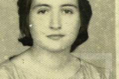 Mulher de roupa de cor clara