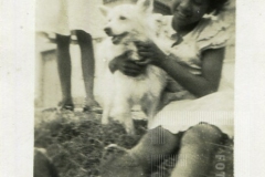 Menina com cão