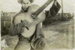 Homem com violão
