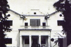 Vista de uma casa de dois andares