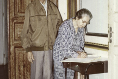 Casal de idosos visita o Museu de Pindamonhangaba