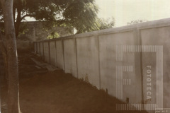 Muro de arrimo do museu