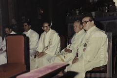 Padre em missa e festa de aniversário