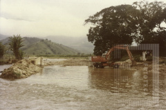 Desassoreamento no Ribeirão Grande