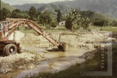 Desassoreamento no Ribeirão Grande