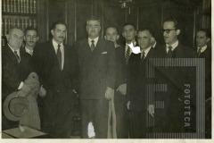 Homens na câmara de Pindamonhangaba