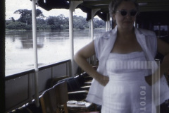Mulher em barco