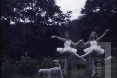 Duas Bailarinas em cachorro