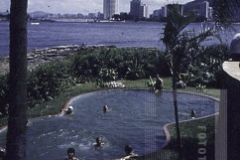 Pessoas em piscina