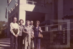 Cesar  Salgado com mulheres