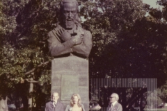 Cesar Salgado com pessoas