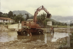Desassoreamento no Ribeirão Grande