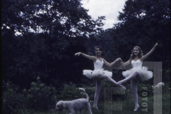 Duas Bailarinas em cachorro