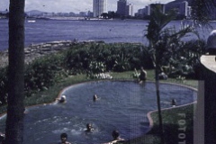 Pessoas em piscina
