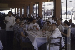 Pessoas em restaurante