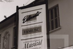 Placa na fachada do Externato São José, Faculdade de Música Santa Cecília e Conservatório Musical Santa Cecília