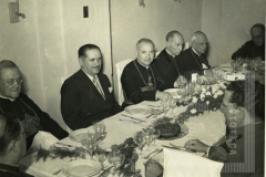 Padre em jantar