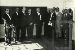 Homens Posando para Foto