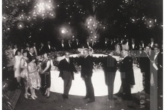 Pessoas Reunidas em festa de fim de ano