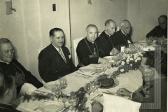 Padre em jantar