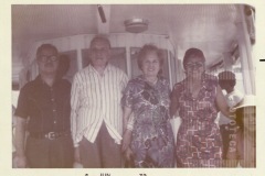 Cesar Salgado com pessoas