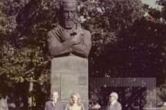 Cesar Salgado com pessoas