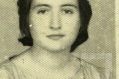 Mulher de roupa de cor clara