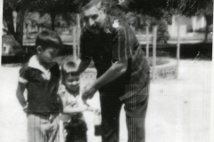 Idoso e crianças