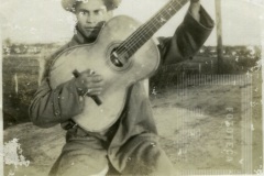 Homem com violão