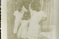 Crianças e mulher