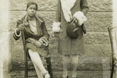 Mulheres posando para foto