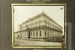 Álbum de Formatura-Escola de Fármácia e Odontologia de Pindamonhangaba Farmacolandos de 1927