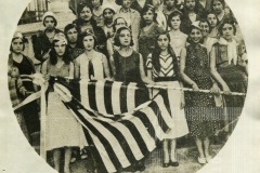 Bandeira oferecida pelas jovens de Pinda ao batalhão