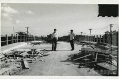 Construção de Ponte de Concreto sobre Rio Paraíba