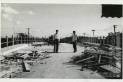Construção de Ponte de Concreto sobre Rio Paraíba